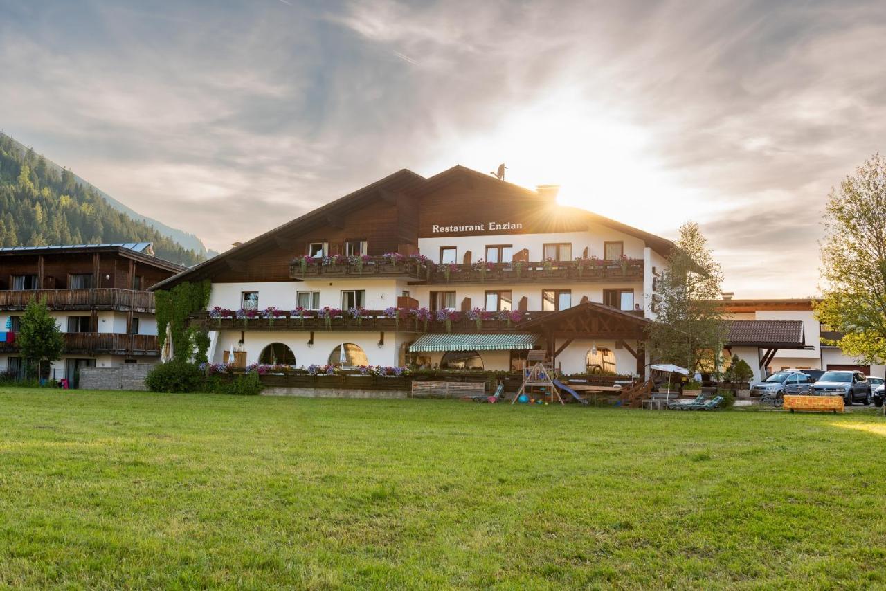 Gasthof Enzian Tannheim Extérieur photo