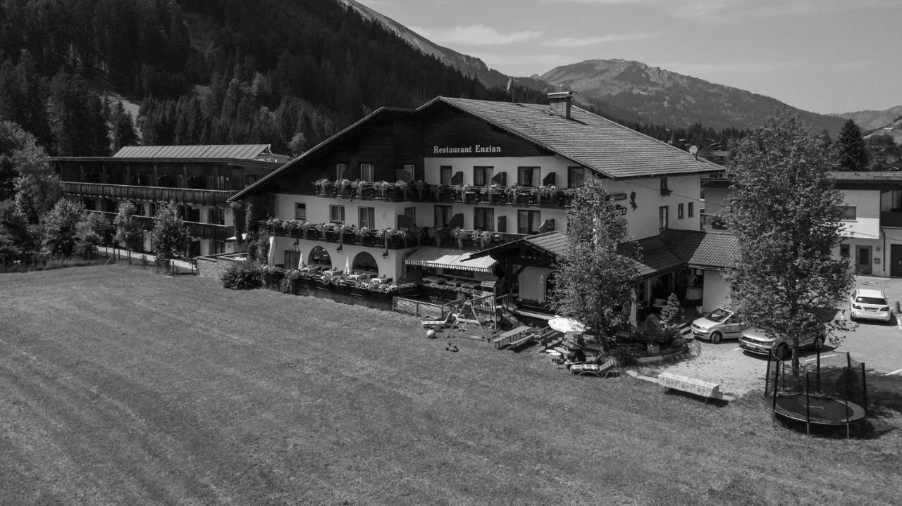 Gasthof Enzian Tannheim Extérieur photo